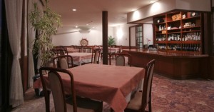 オーナーと話ができるBar