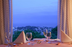 高台にある海の見えるレストラン