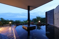 海と満天の星を望む露天風呂